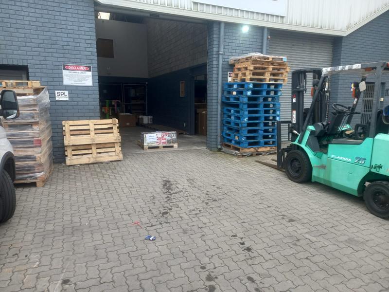 To Let commercial Property for Rent in Walmer Eastern Cape